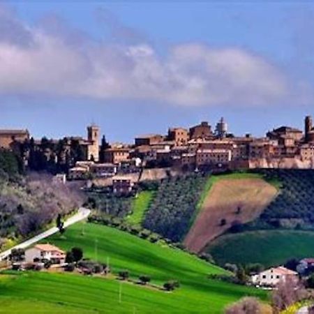 Intero alloggio nel borgo medievale Montelupone Esterno foto