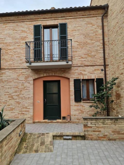 Intero alloggio nel borgo medievale Montelupone Esterno foto